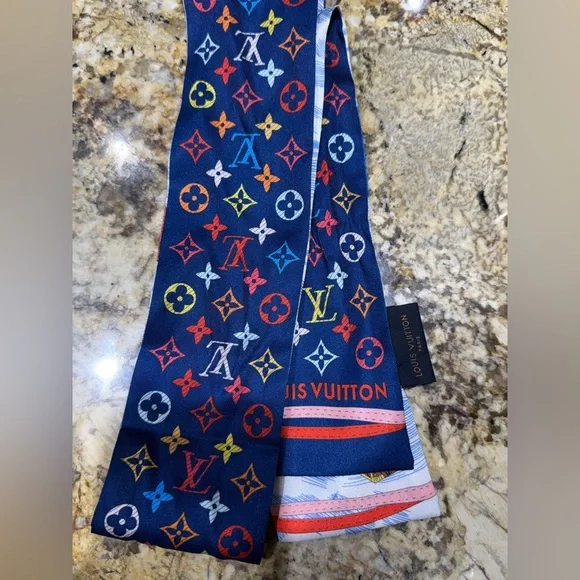 LOW START LOUIS VUITTON TWILLY SMALL SCARF VIVIENNE - Picture 2 of 11